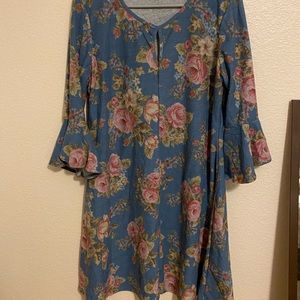 Bell-sleeve dress adorable